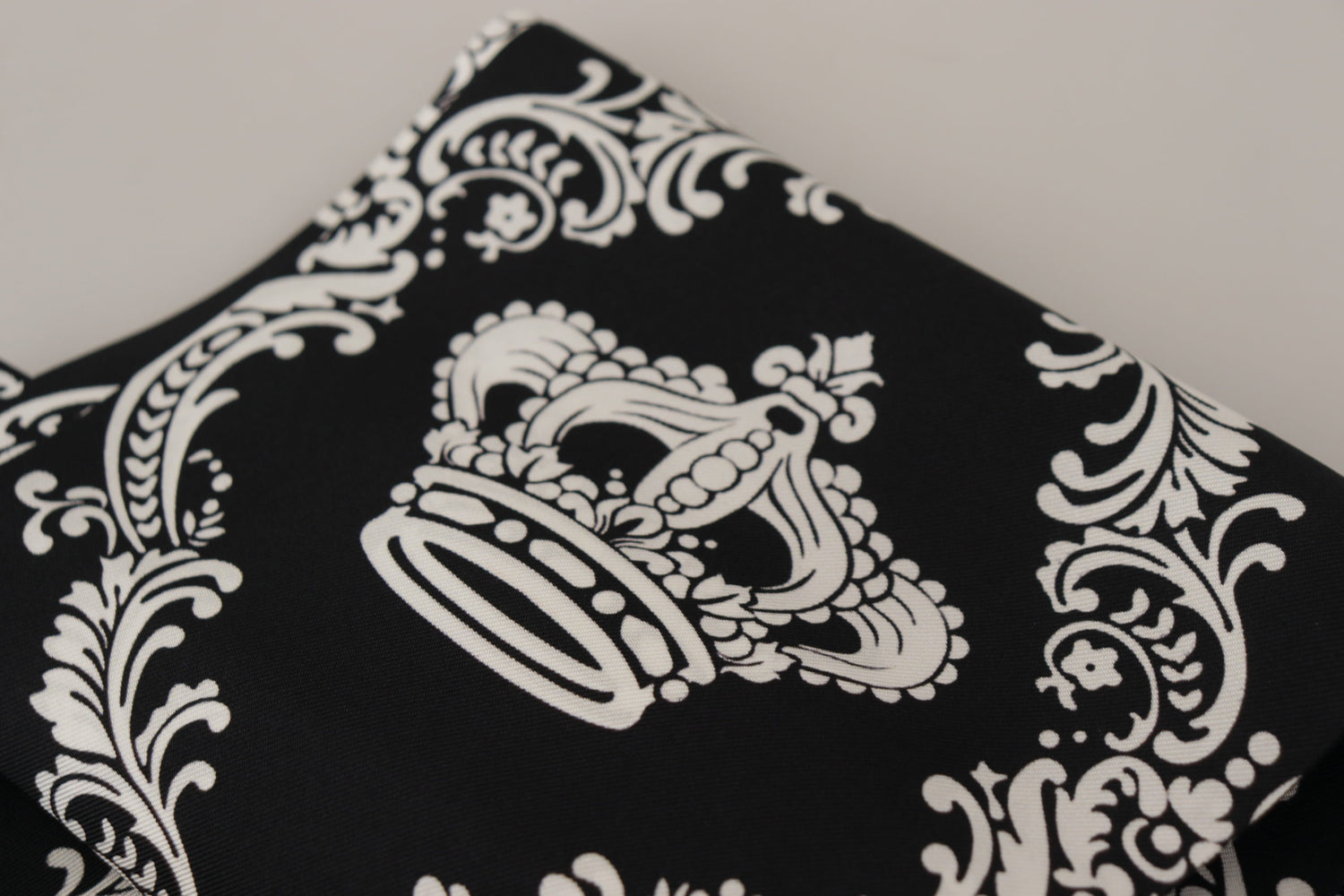 Dolce & Gabbana Black Silk Royal Crown Print Logo Shawl Fringe Scarf - DEA STILOSA MILANO